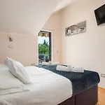 Villa Viktoria With Private Swimming Pool Muc