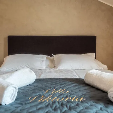 Viktoria With Private Swimming Pool Vila