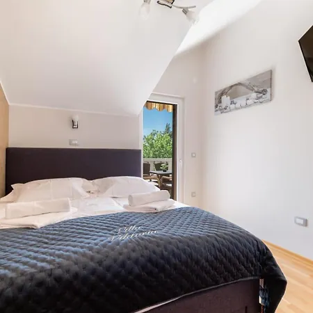Viktoria With Private Swimming Pool Villa Muc