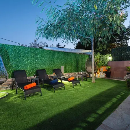 Viktoria With Private Swimming Pool Muc