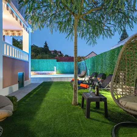 Villa Viktoria With Private Swimming Pool