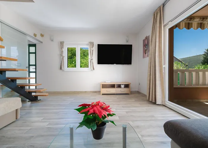 Viktoria With Private Swimming Pool Villa